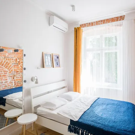 Daire Comfortable By Market Square With Ac As S4a